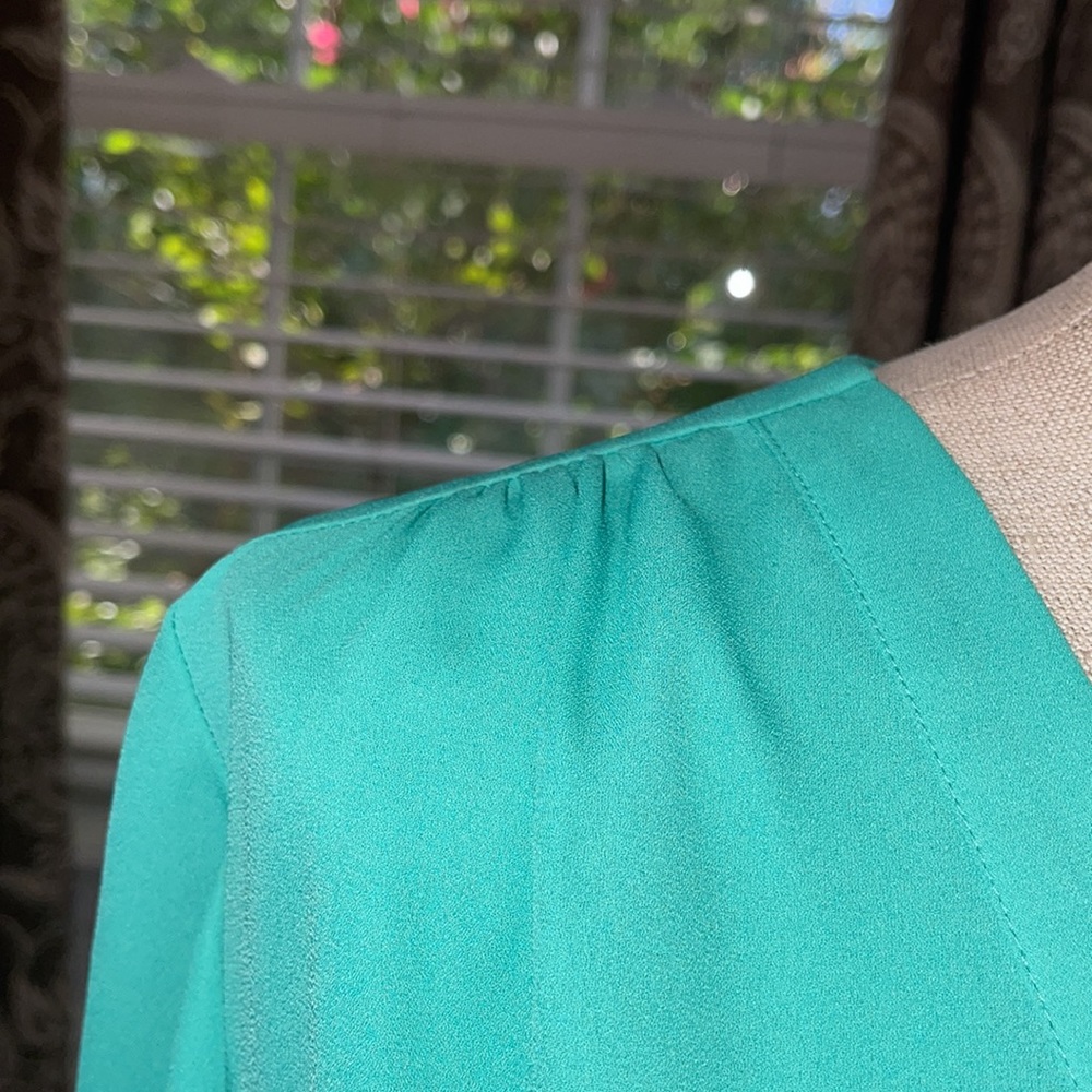 Chause Seafoam Green Long Sleeved Blouse Size Small - Picture 2 of 6